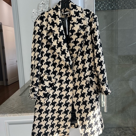 Alice + Olivia Stefan Notch Collar Coat Black Almond - Picture 4 of 13